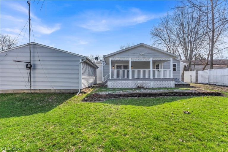 811 Tarry Lane, Amherst, OH - Photo 4