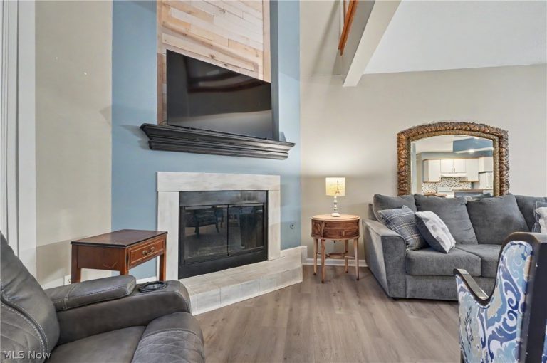 1323 Red Tail Hawk Court #4, Youngstown, OH - Photo 6