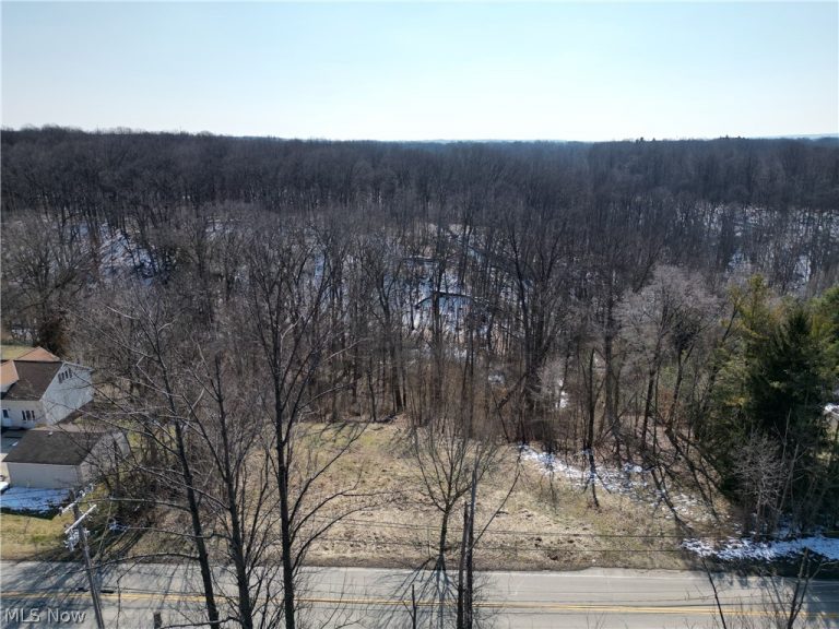 6579 Hathaway Road, Valley View, OH - Photo 2