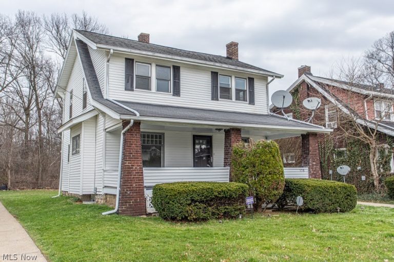 538 Redondo Road, Youngstown, OH - Photo 2