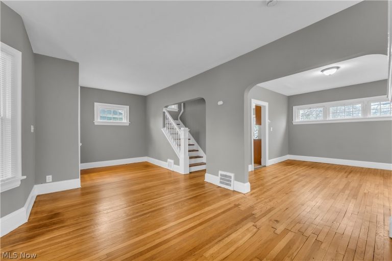 13409 Parkway Drive, Garfield Heights, OH - Photo 6