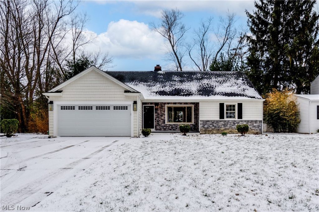 30009 Ednil Drive, Bay Village, OH