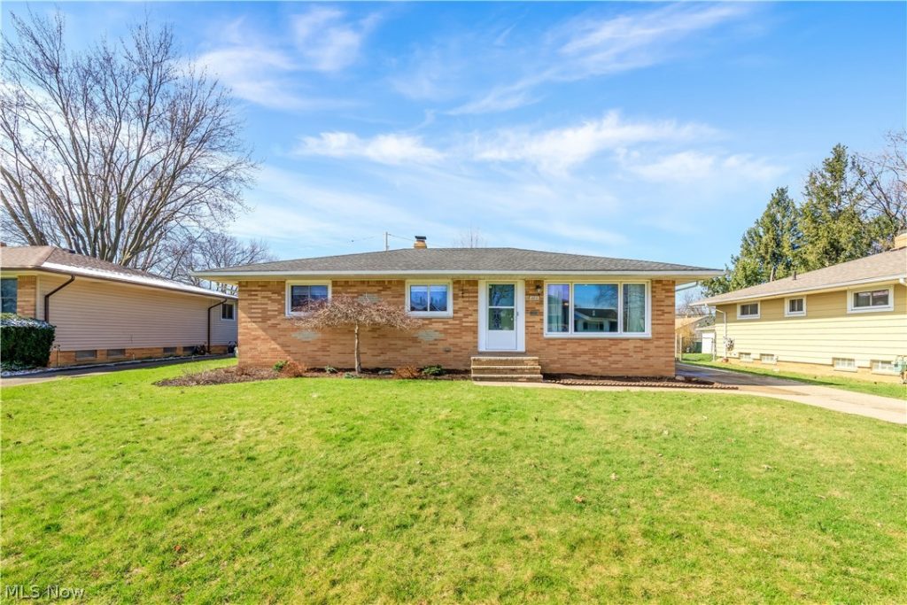 6616 Kingsdale Boulevard, Parma Heights, OH