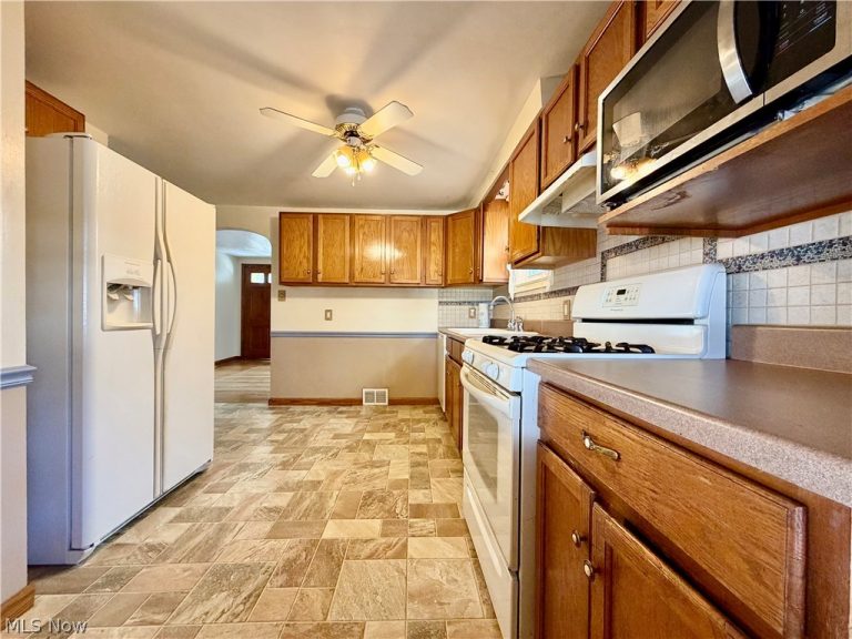 103 Belle Vista Avenue, Youngstown, OH - Photo 5