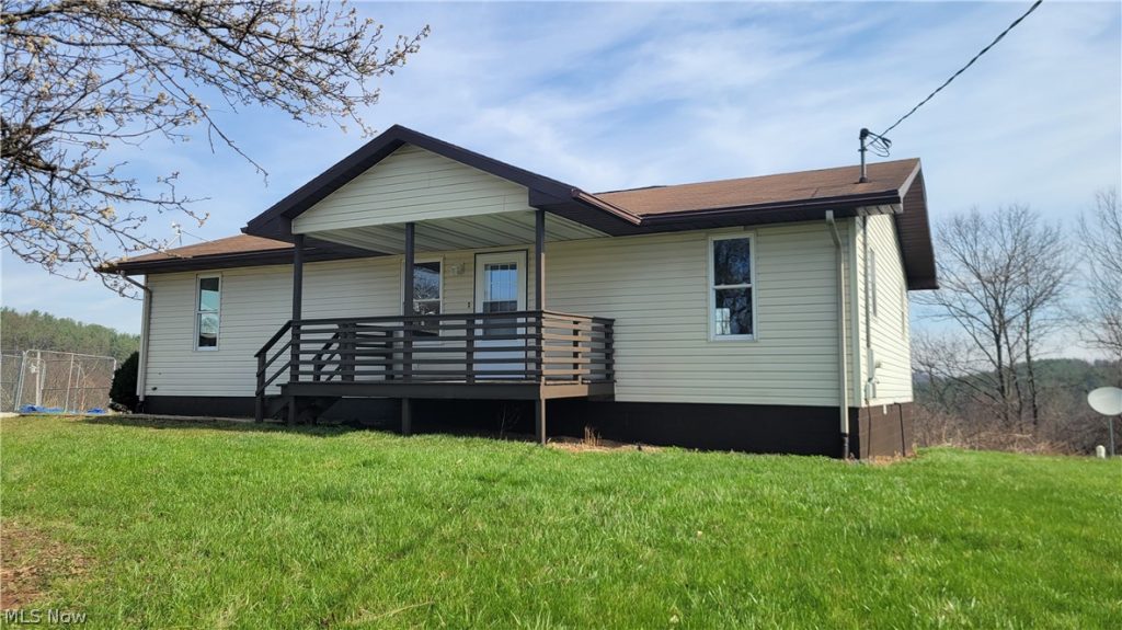 105 Woodcrest Lane, Marietta, OH