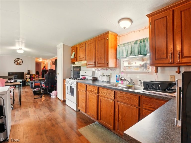 11 Caroll Avenue, Orwell, OH - Photo 8