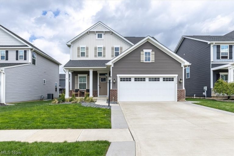 36270 Lands End Drive, North Ridgeville, OH, 44039