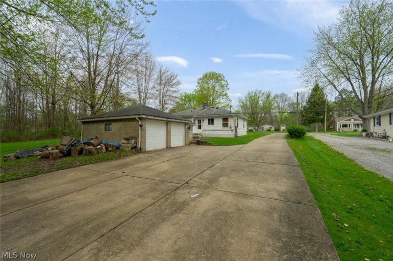 1603 Grandview Road, Lake Milton, OH - Photo 8