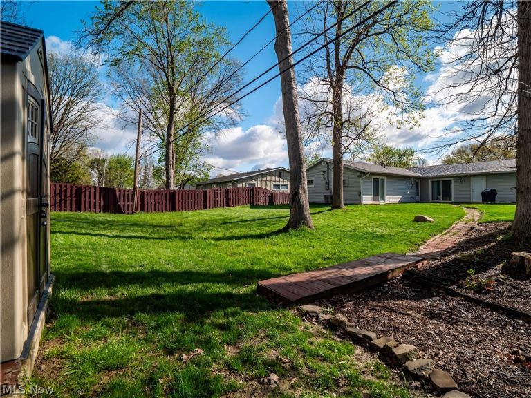 760 Trotter Lane, Berea, OH - Photo 3