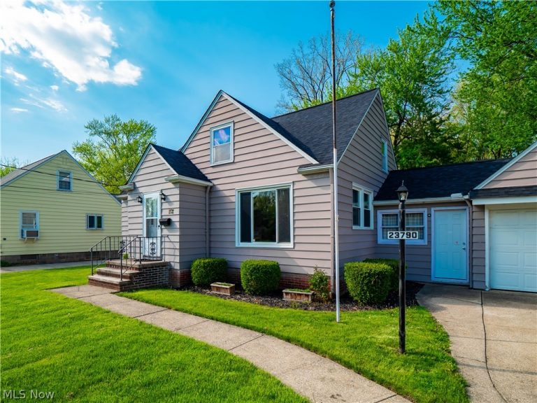 23790 Elm Road, North Olmsted, OH - Photo 6