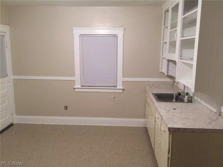 3069 105th Street, Cleveland, OH - Photo 4