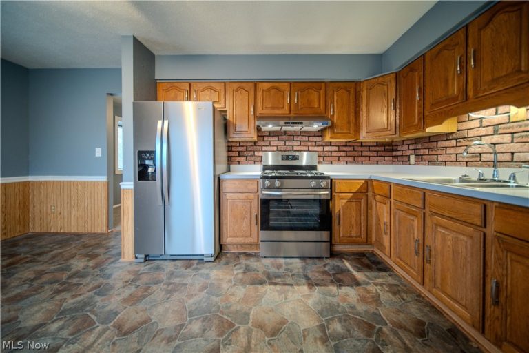 818 Jean Avenue, Akron, OH - Photo 8