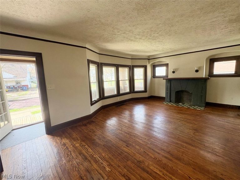 245 Oakdale Avenue, Akron, OH - Photo 2