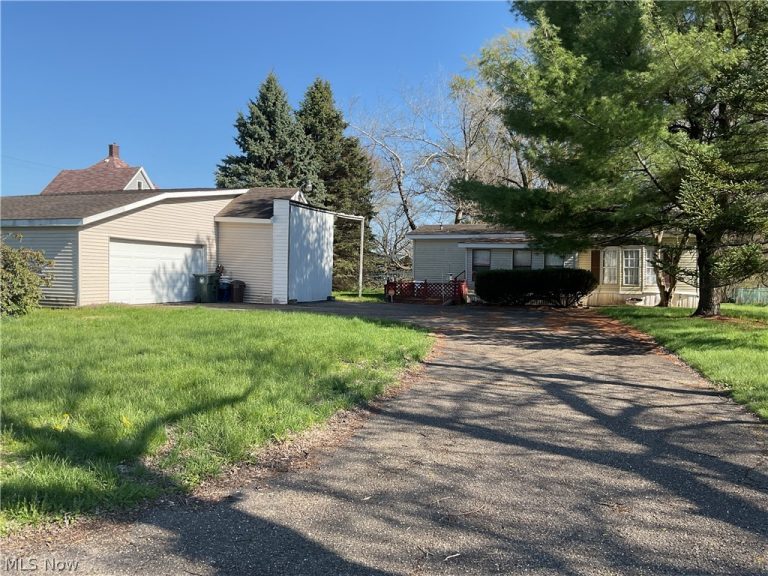 3812 Mahoning Road, Canton, OH - Photo 2