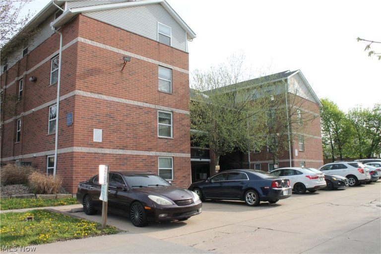 409 Brown Street, Akron, OH - Photo 5