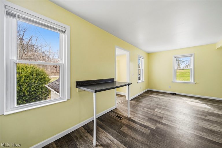 15904 Claridon Troy Road, Burton, OH - Photo 6