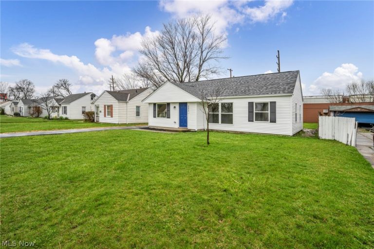 15812 Eleanore Drive, Cleveland, OH - Photo 3