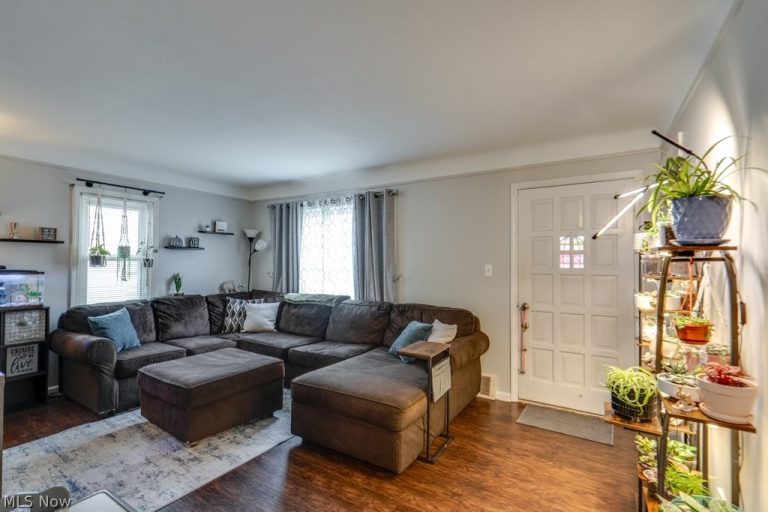 13513 York Boulevard, Garfield Heights, OH - Photo 4