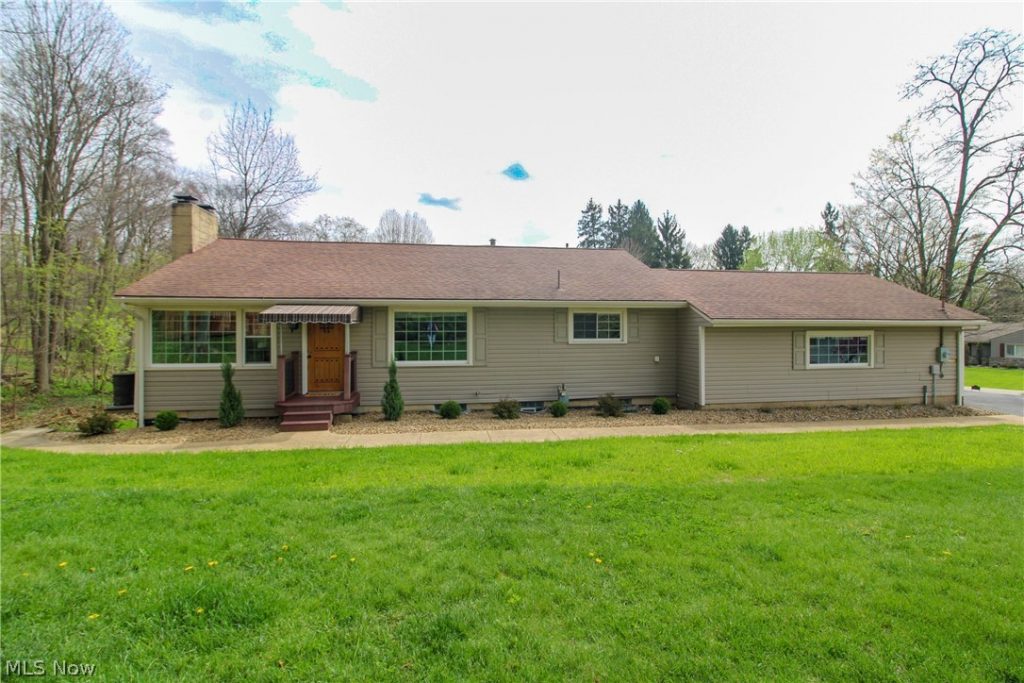 324 Neff Drive, Canfield, OH