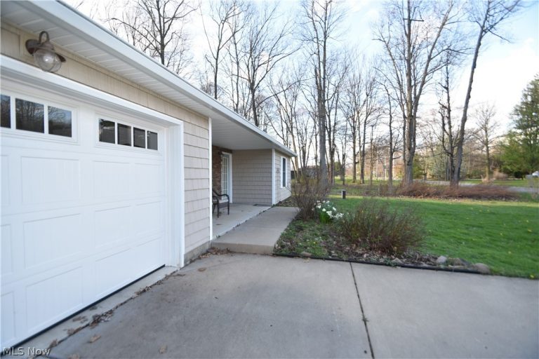 8230 Stadler Avenue, Boardman, OH - Photo 3