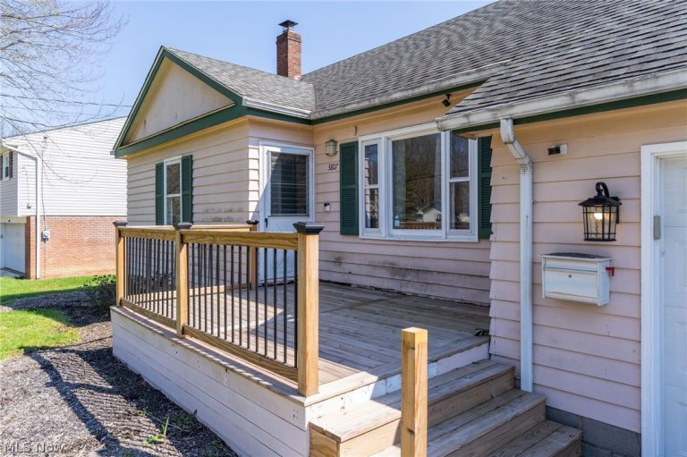 3807 Cumberland Drive, Youngstown, OH - Photo 3