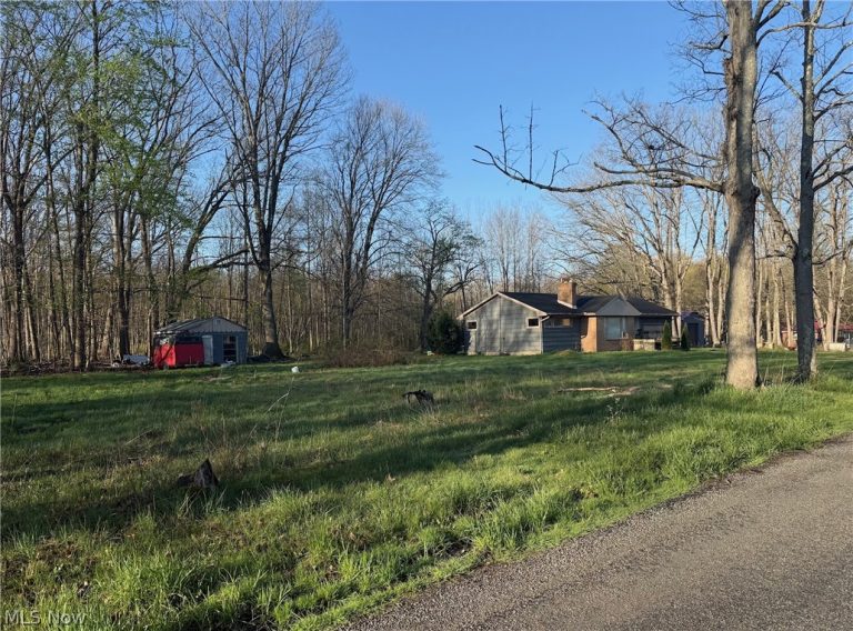 8466 Whipporwill Road, Ravenna, OH - Photo 3