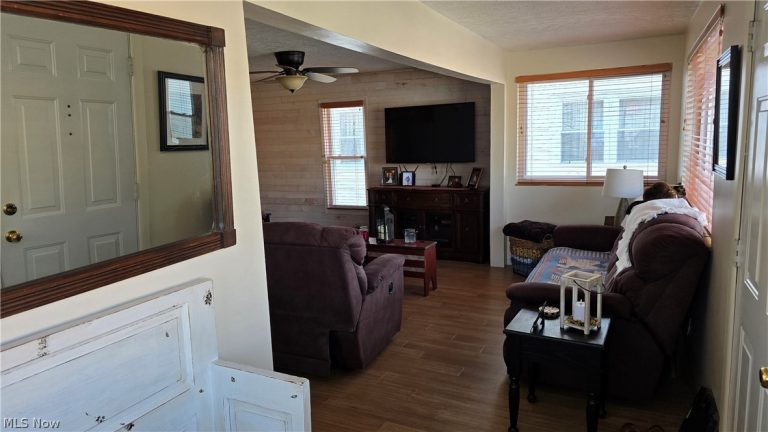 410 Mulberry Street, Elizabeth, WV - Photo 6