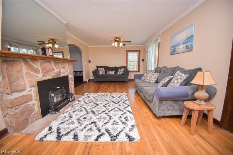 26988 Cook Road, Olmsted Twp, OH - Photo 4