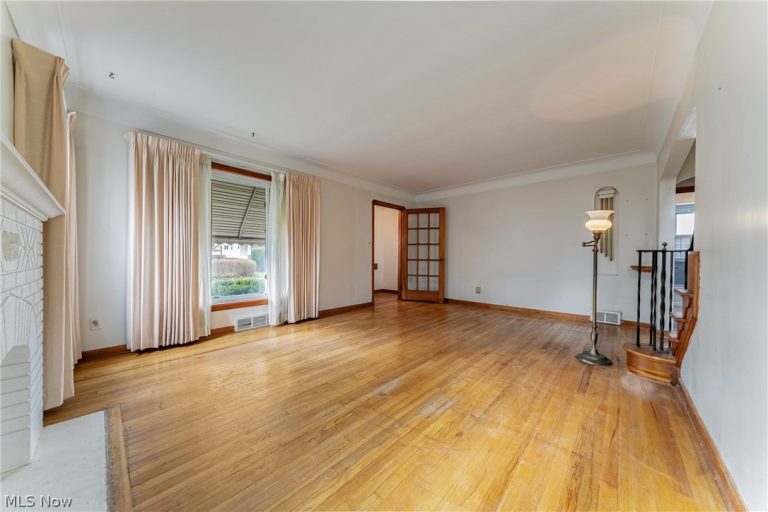 19605 Kewanee Avenue, Cleveland, OH - Photo 6