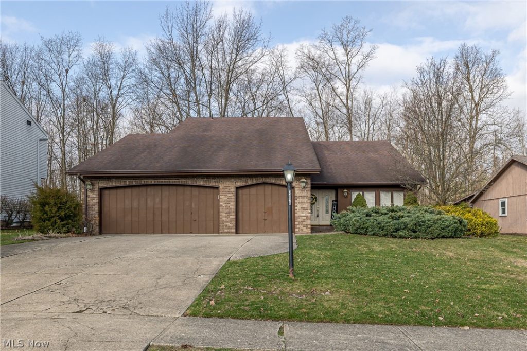13576 Fairwinds Drive, Strongsville, OH
