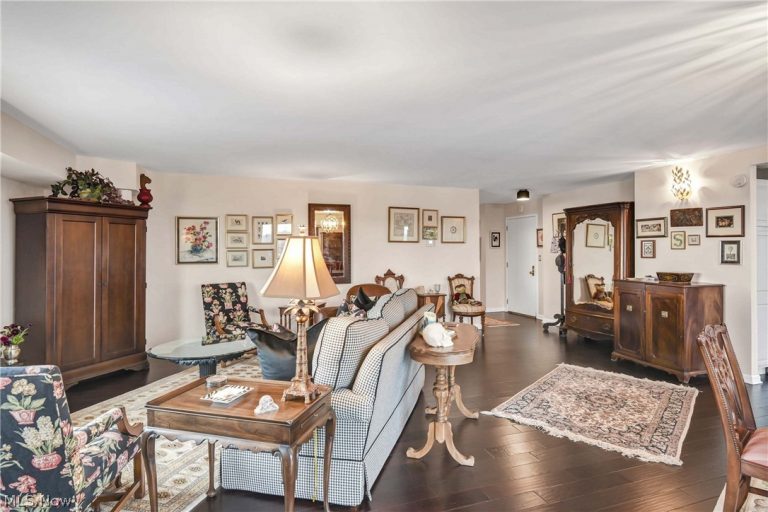 12500 Edgewater Drive #1202, Lakewood, OH - Photo 5