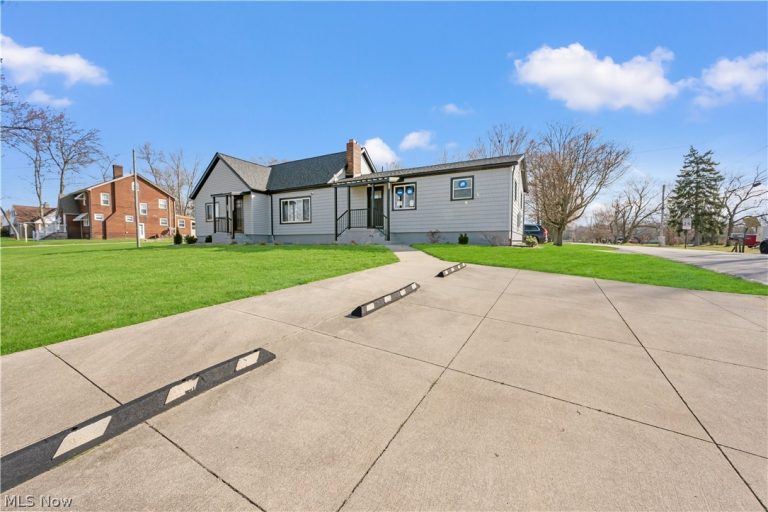 4001 Cleveland Massillon Road, Barberton, OH - Photo 2