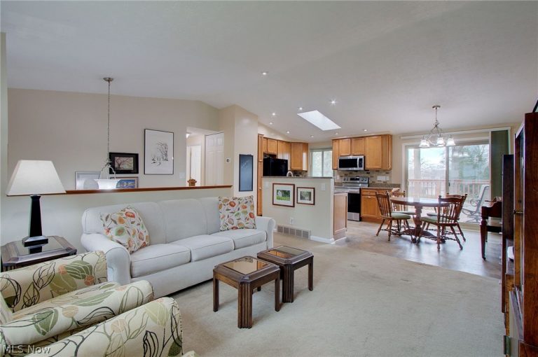 95 Oakhurst Drive, Munroe Falls, OH - Photo 8