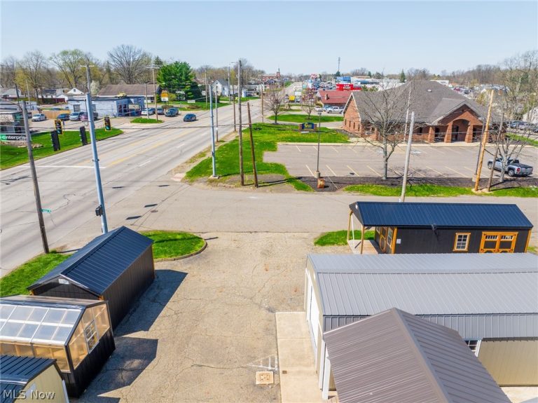 4202 Lincoln Way, Massillon, OH - Photo 4