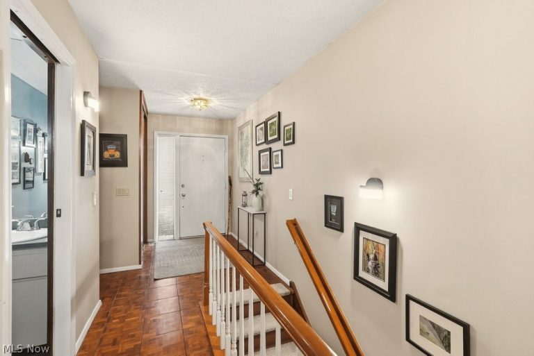 17833 Cliffside Drive, Strongsville, OH - Photo 4