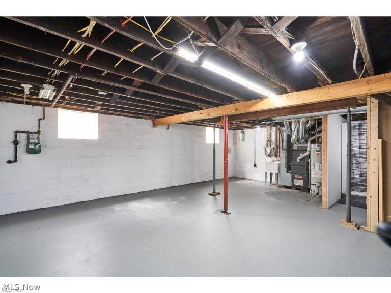 688 Dayton Street, Akron, OH - Photo 5