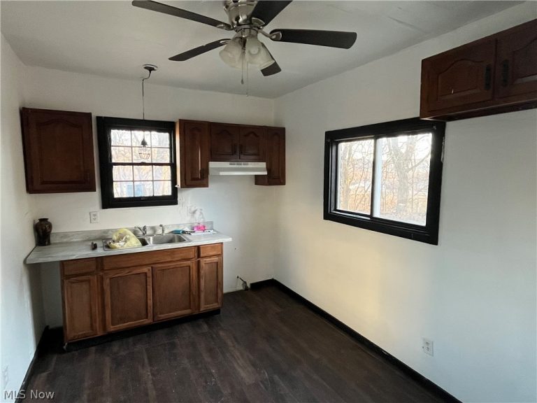 1216 Erie Street, East Liverpool, OH - Photo 2