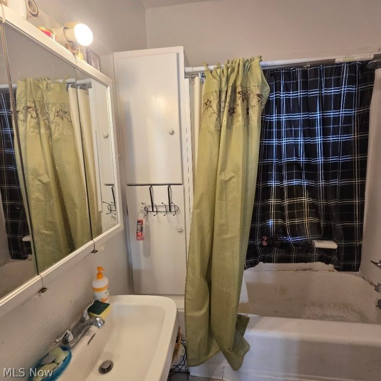 12718 Holborn Avenue, Cleveland, OH - Photo 5