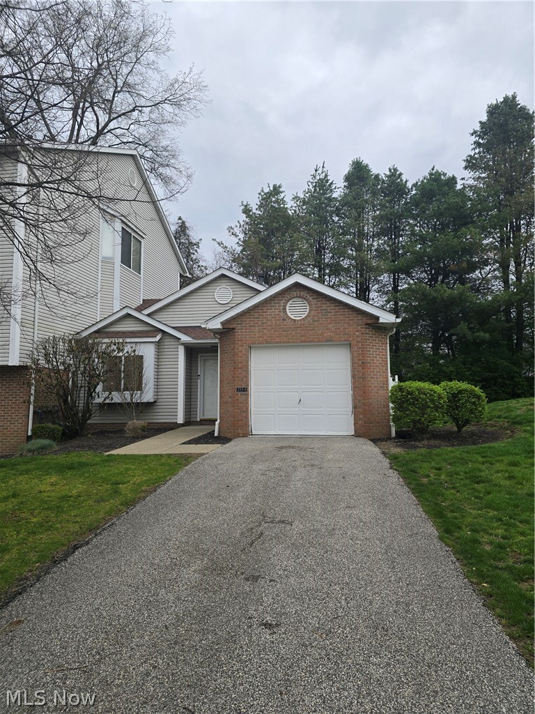 355 Village Pointe Drive #F, Akron, OH, 44313