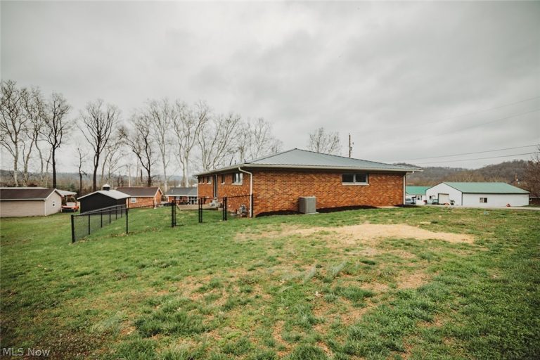 38 Fair Avenue, Beverly, OH - Photo 8