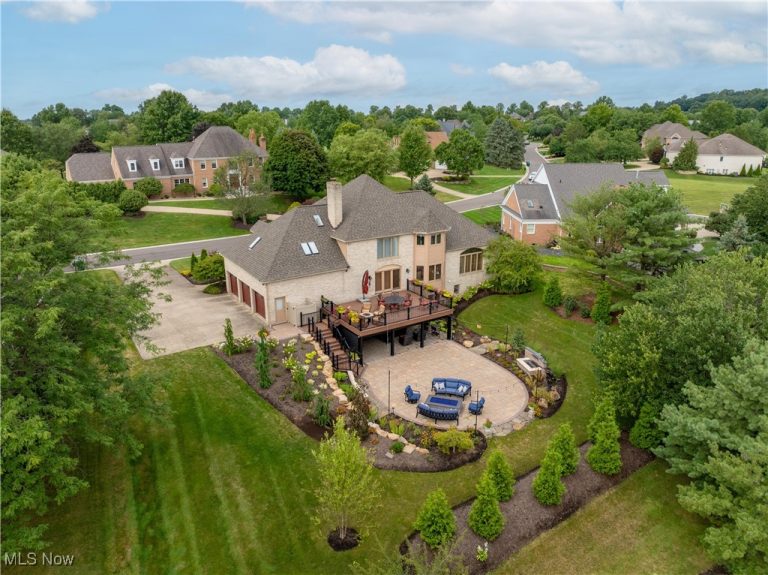 6205 Bertram Avenue, Canton, OH - Photo 3