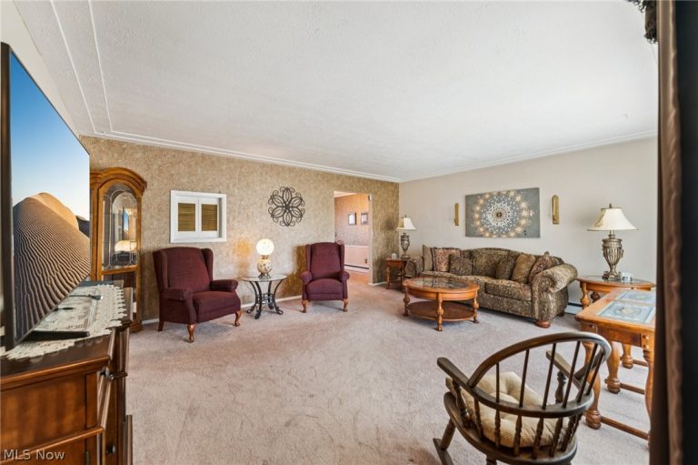 1215 Spruce Tree Lane, Amherst, OH - Photo 8