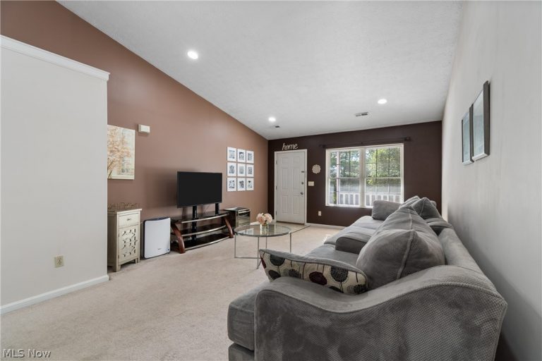 527 Frank Boulevard, Akron, OH - Photo 6