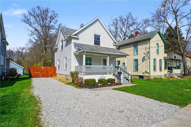 519 Day Street, Ravenna, OH - Photo 2