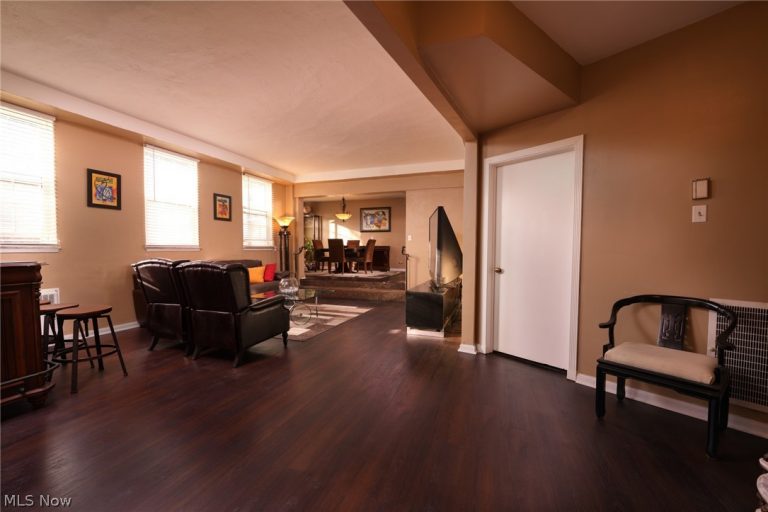13800 Fairhill Road #101, Shaker Heights, OH - Photo 3