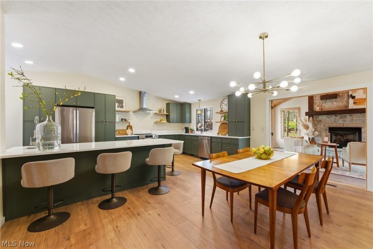 10172 Old Orchard Drive, Brecksville, OH - Photo 6