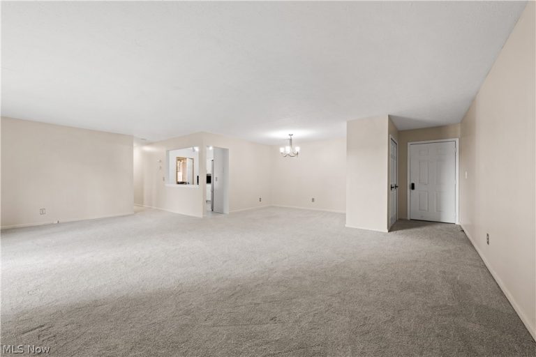 550 Tollis Parkway #307, Broadview Heights, OH - Photo 4