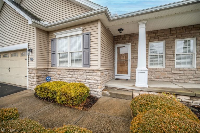 30 Barnstone Lane #18, Canfield, OH - Photo 3