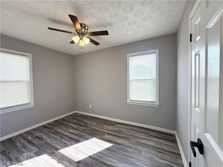 5341 Hollywood Avenue, Maple Heights, OH - Photo 8