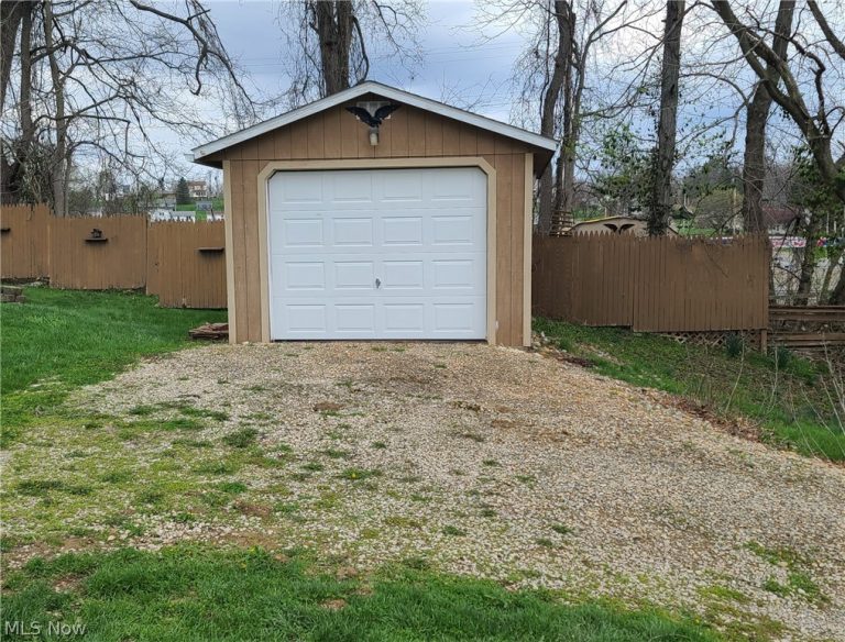 67780 Elizabeth Street, St Clairsville, OH - Photo 6
